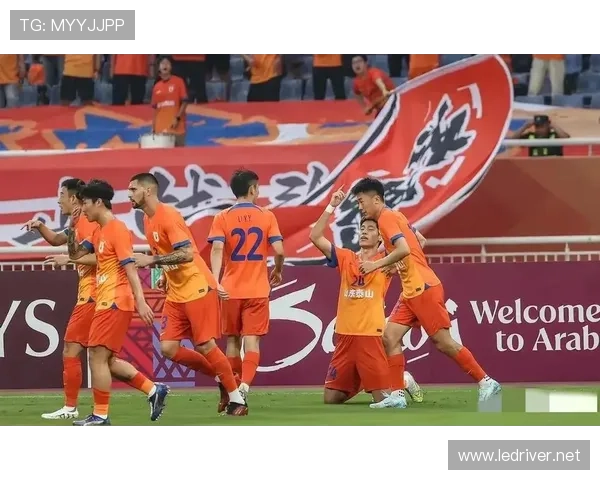 亚冠焦点赛场见证亚洲豪门争锋